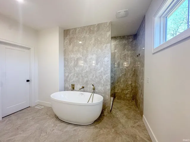 $649,900 | 4420 North Preakness Lane, Bloomington, IN 47404