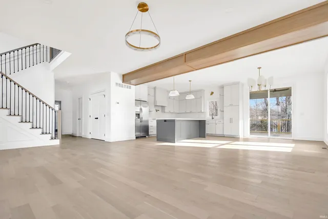 $649,900 | 4420 North Preakness Lane, Bloomington, IN 47404