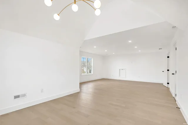 $649,900 | 4420 North Preakness Lane, Bloomington, IN 47404