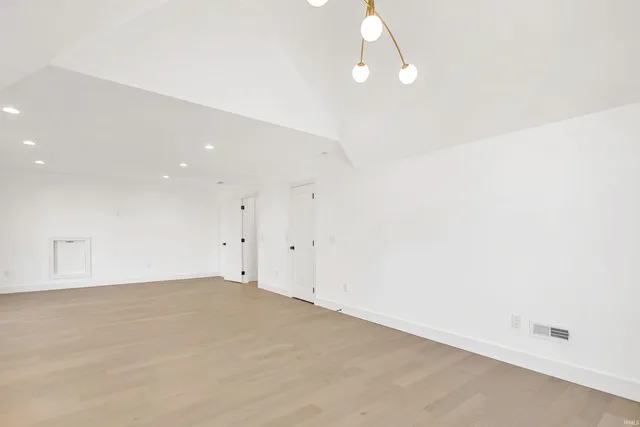 $649,900 | 4420 North Preakness Lane, Bloomington, IN 47404