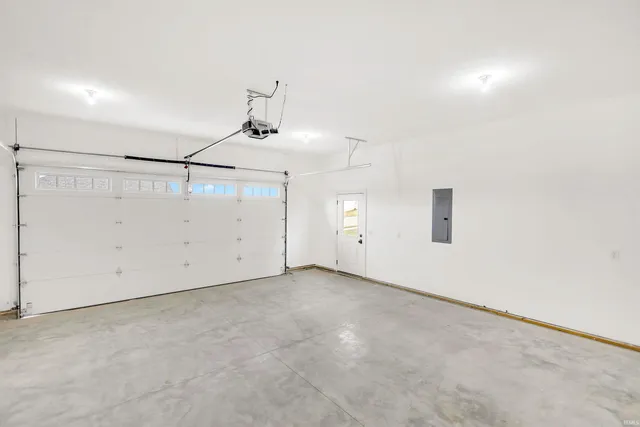 $649,900 | 4420 North Preakness Lane, Bloomington, IN 47404