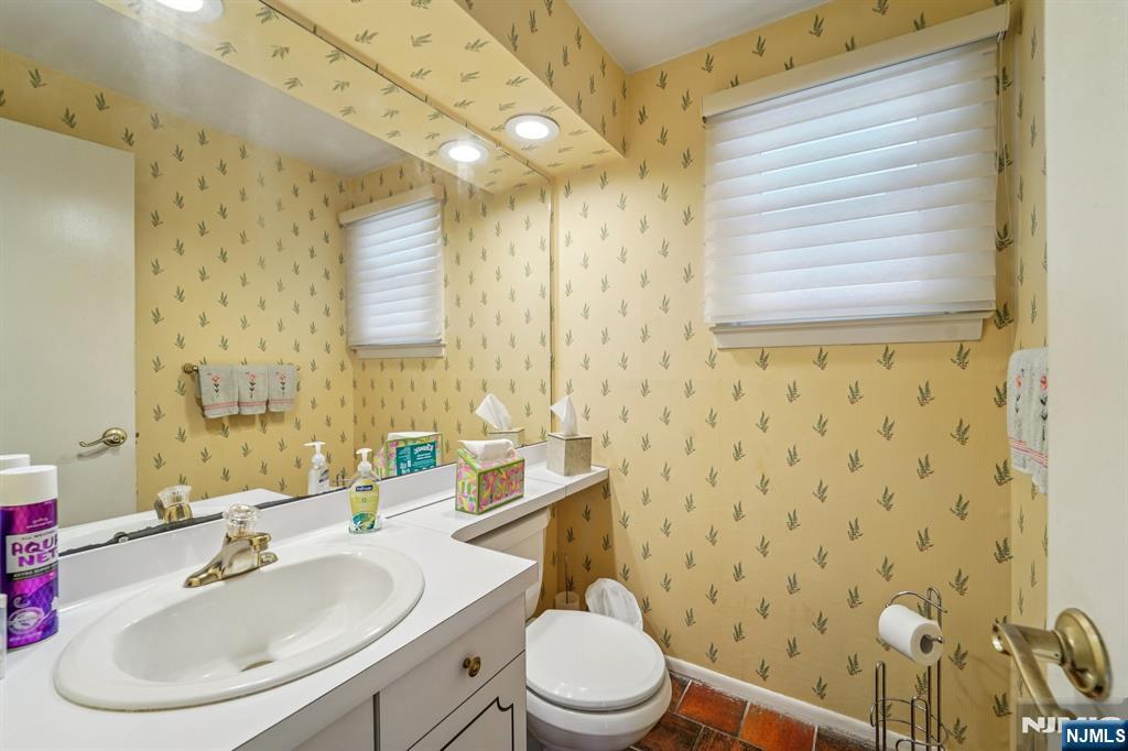 14 Eton Place Springfield, NJ 07081 - Photo 11 of 50