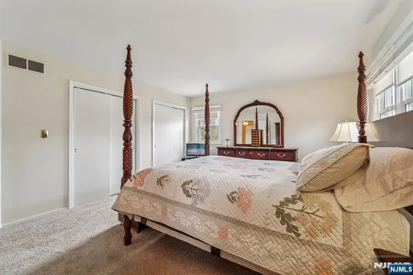 $879,900 | 14 Eton Place, Springfield, NJ 07081