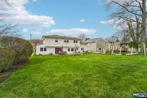 $879,900 | 14 Eton Place, Springfield, NJ 07081