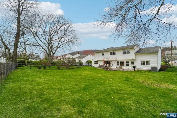 $879,900 | 14 Eton Place, Springfield, NJ 07081