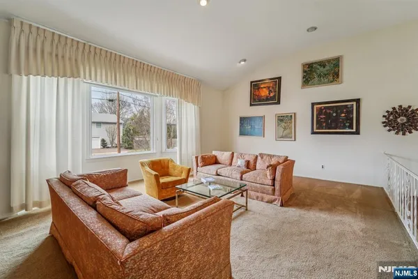 $879,900 | 14 Eton Place, Springfield, NJ 07081