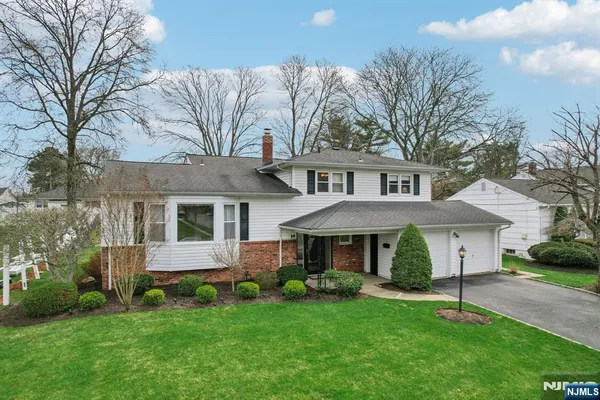 $879,900 | 14 Eton Place, Springfield, NJ 07081