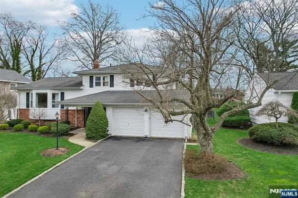 $879,900 | 14 Eton Place, Springfield, NJ 07081