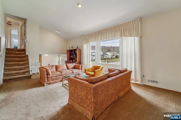 $879,900 | 14 Eton Place, Springfield, NJ 07081