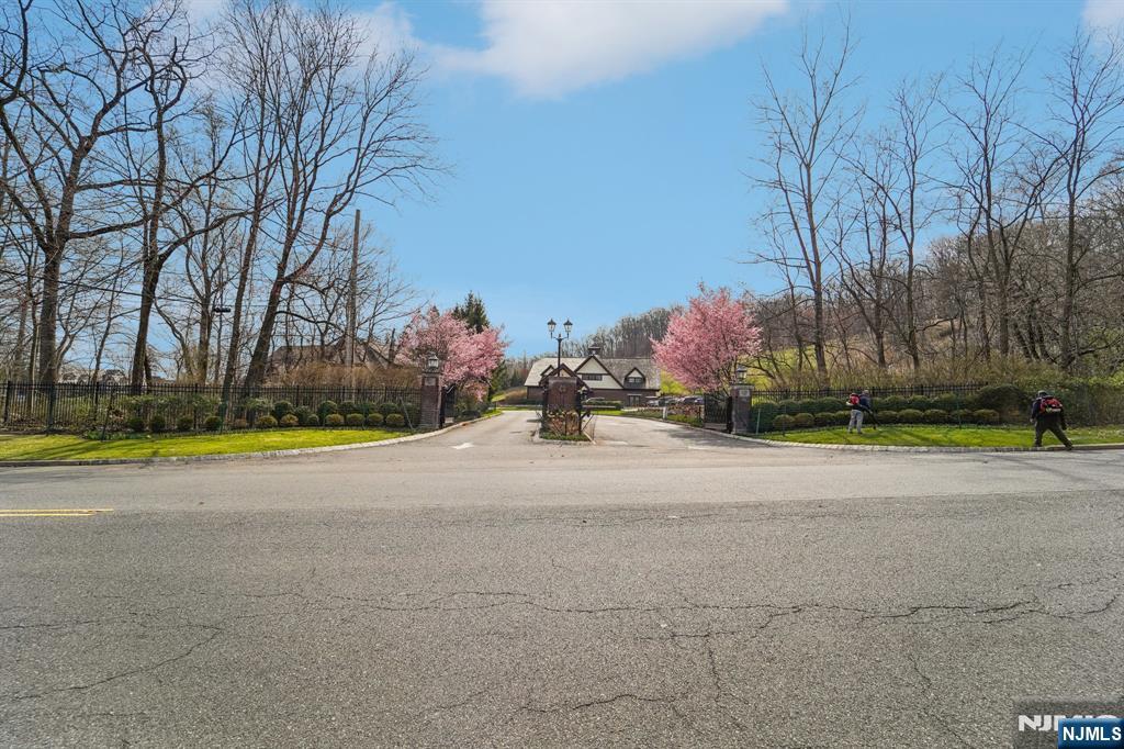 14 Eton Place Springfield, NJ 07081 - Photo 46 of 50