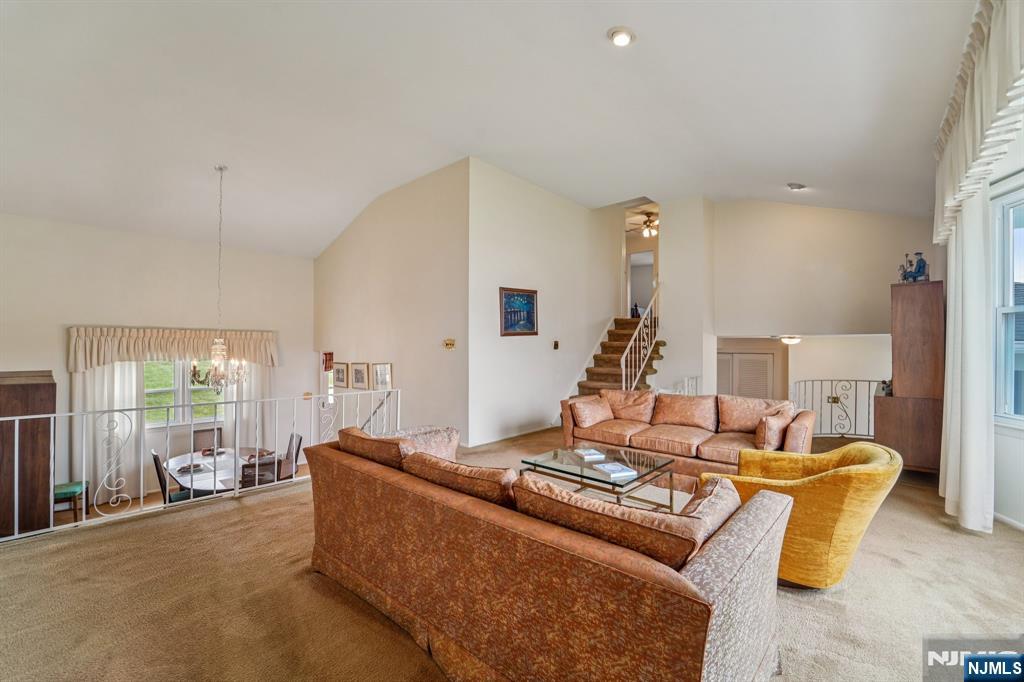 14 Eton Place Springfield, NJ 07081 - Photo 5 of 50