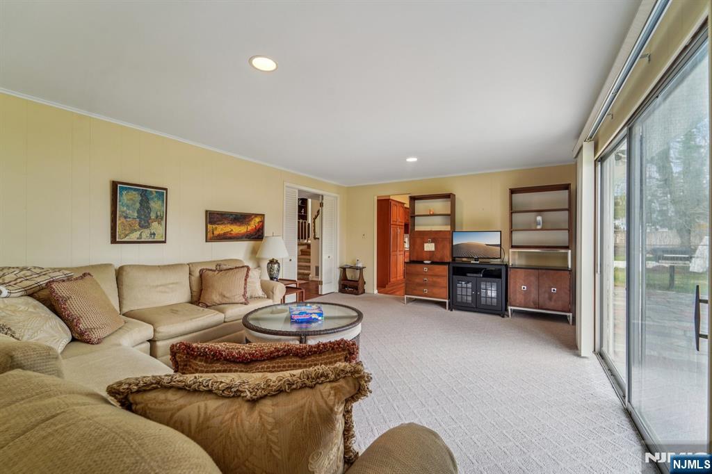 14 Eton Place Springfield, NJ 07081 - Photo 7 of 50