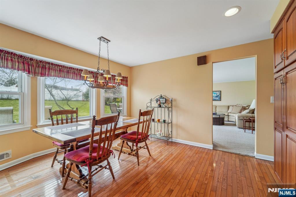 14 Eton Place Springfield, NJ 07081 - Photo 9 of 50