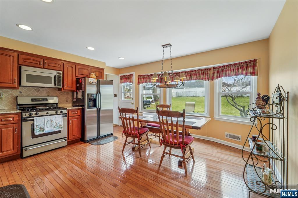 14 Eton Place Springfield, NJ 07081 - Photo 10 of 50