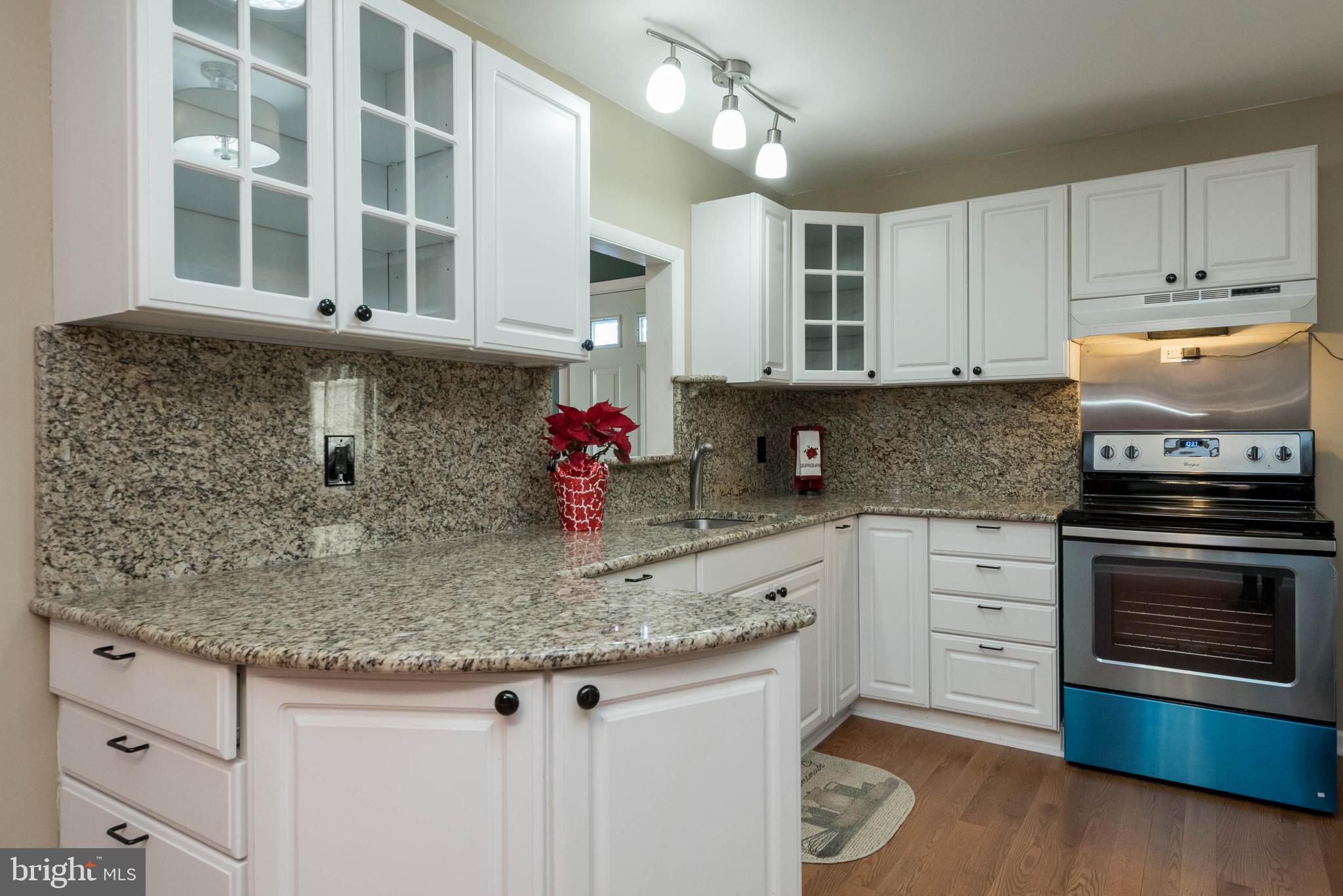 319 Brock Bridge Road Laurel, MD 20724 - Photo 8 of 38 White Kitchen Has Style!