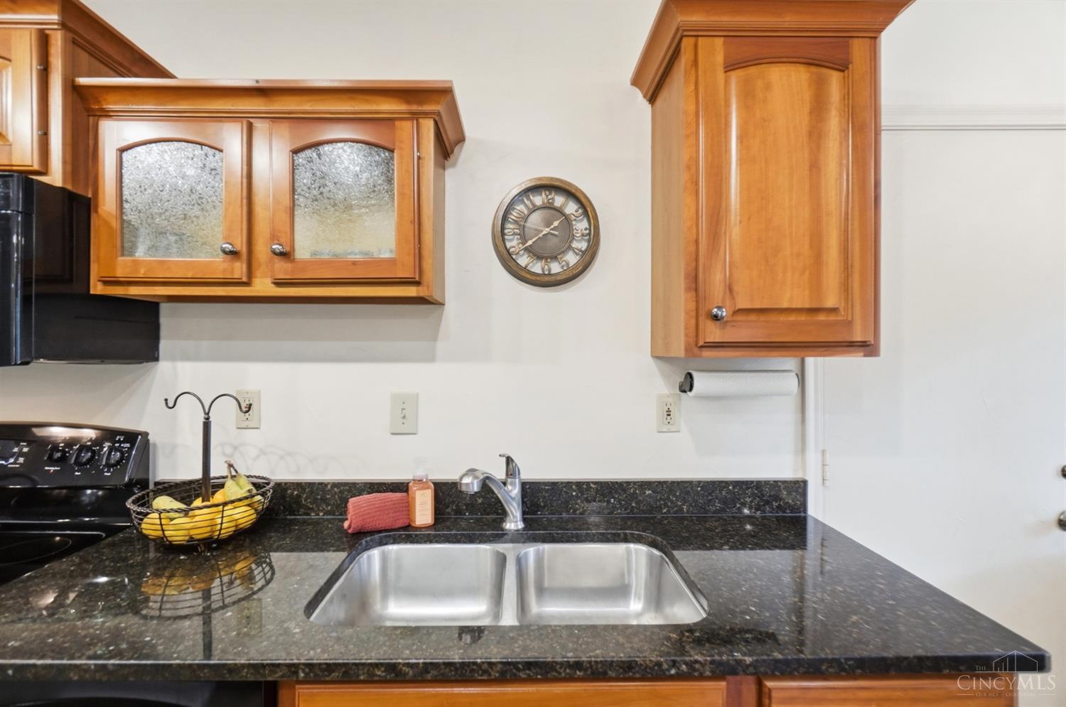 1460 Ebenezer Road Cincinnati, OH 45233 - Photo 19 of 61