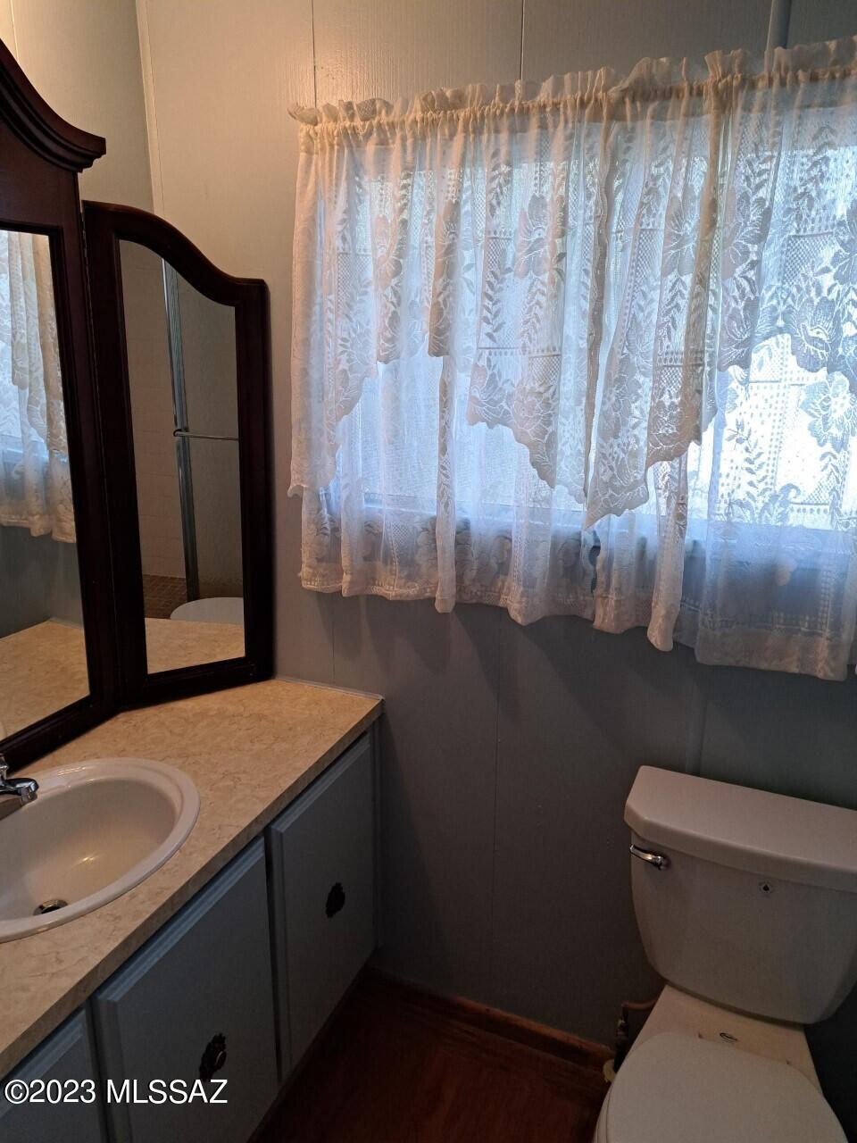 5672 West Rocking Cir Street Tucson, AZ 85713 - Photo 11 of 16 master bathroom