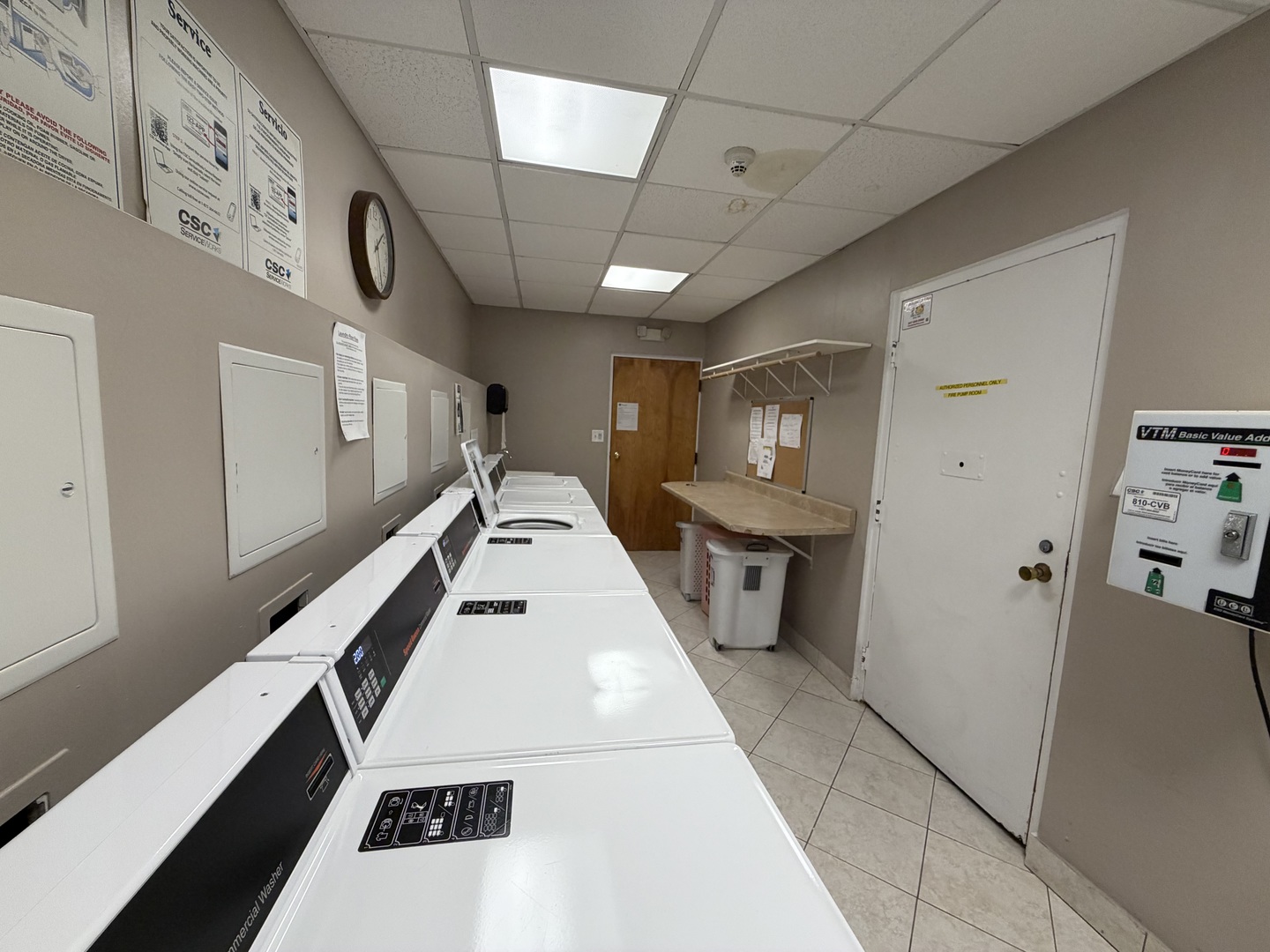 9009 Golf Road, Unit 2A Des Plaines, IL 60016 - Photo 17 of 18 a hallway with furniture