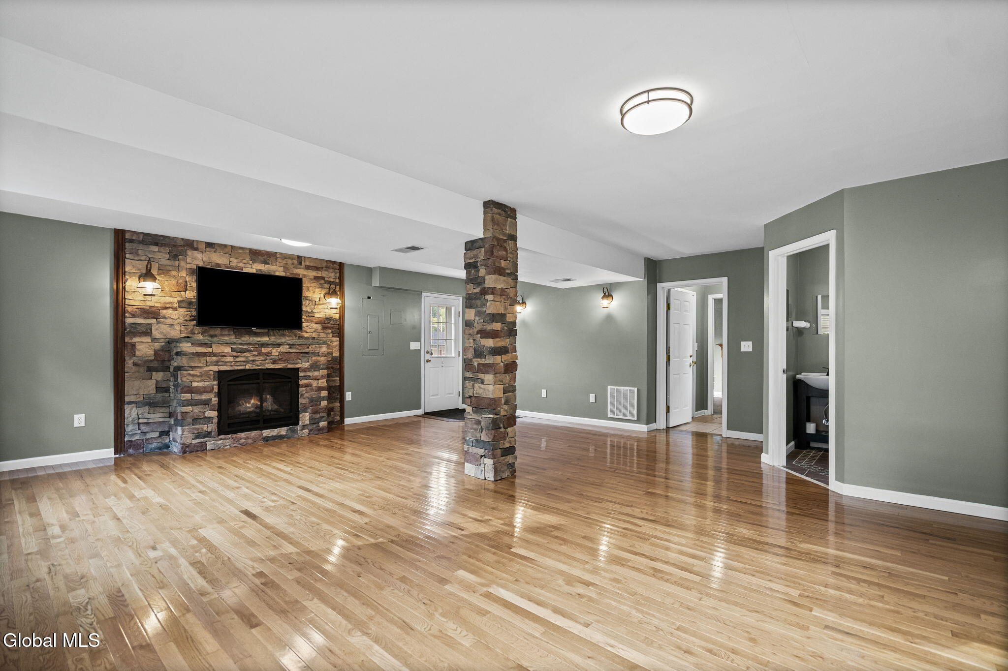 408 New Karner Road Colonie, NY 12205 - Photo 34 of 39 17-web-or-mls-408-new-karner-rd