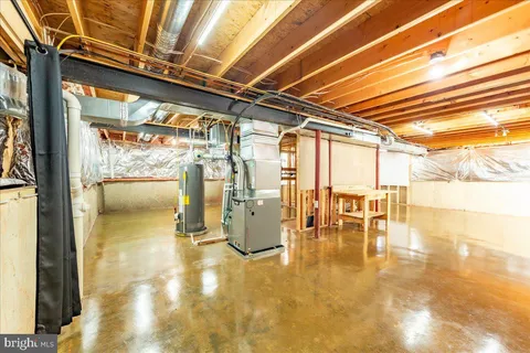 a view of a indoor garage