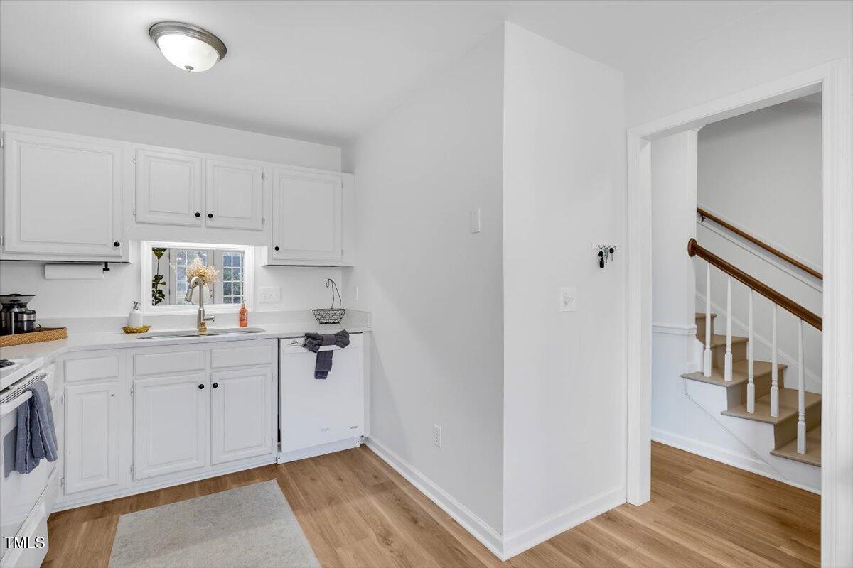 6910 Saxby Court Raleigh, NC 27613 - Photo 15 of 26 kitchen