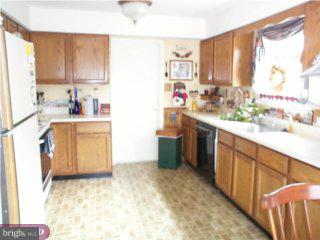 109 Matthew Drive Sinking Spring, PA 19608 - Photo 4 of 6