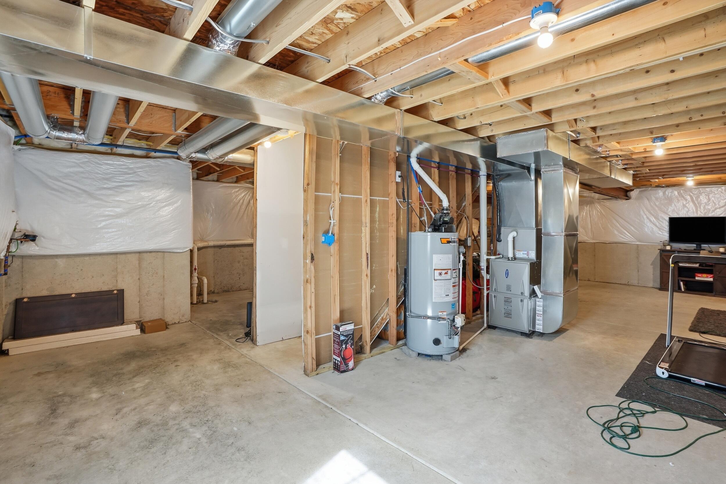 8658 Valley Forge Way Lowell, IN 46356 - Photo 21 of 23 a view of a room with gym equipment