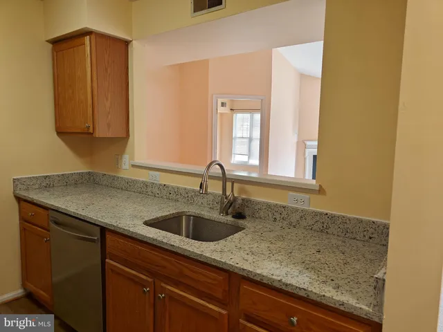 $2,000 | 13800 Farnsworth Lane, Unit 5404, Upper Marlboro, MD 20772