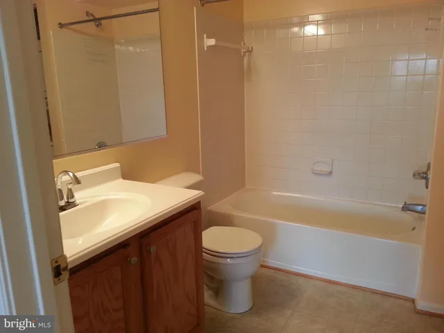 $2,000 | 13800 Farnsworth Lane, Unit 5404, Upper Marlboro, MD 20772