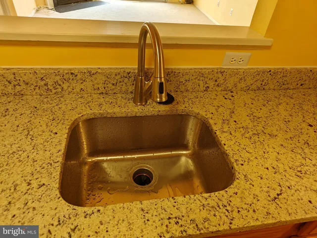 $2,000 | 13800 Farnsworth Lane, Unit 5404, Upper Marlboro, MD 20772