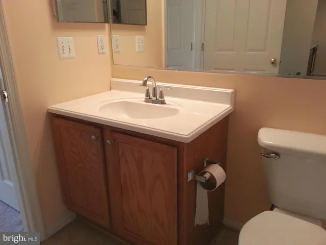 $2,000 | 13800 Farnsworth Lane, Unit 5404, Upper Marlboro, MD 20772