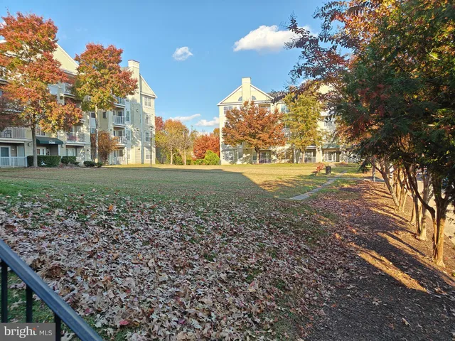 $2,000 | 13800 Farnsworth Lane, Unit 5404, Upper Marlboro, MD 20772