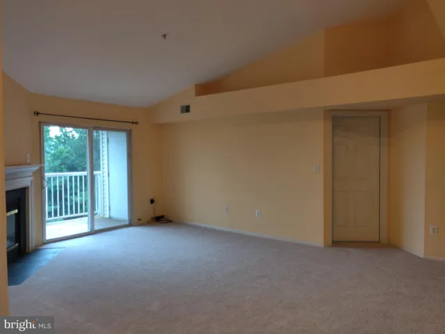 $2,000 | 13800 Farnsworth Lane, Unit 5404, Upper Marlboro, MD 20772