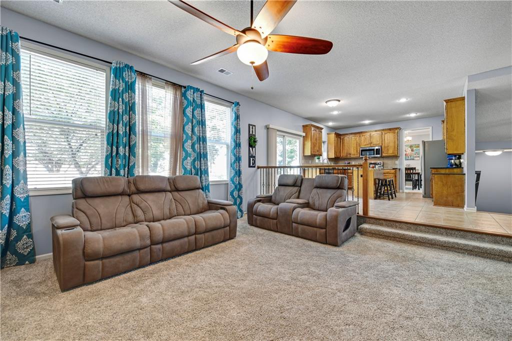 19480 West 207th Terrace Spring Hill, KS 66083 - Photo 11 of 43