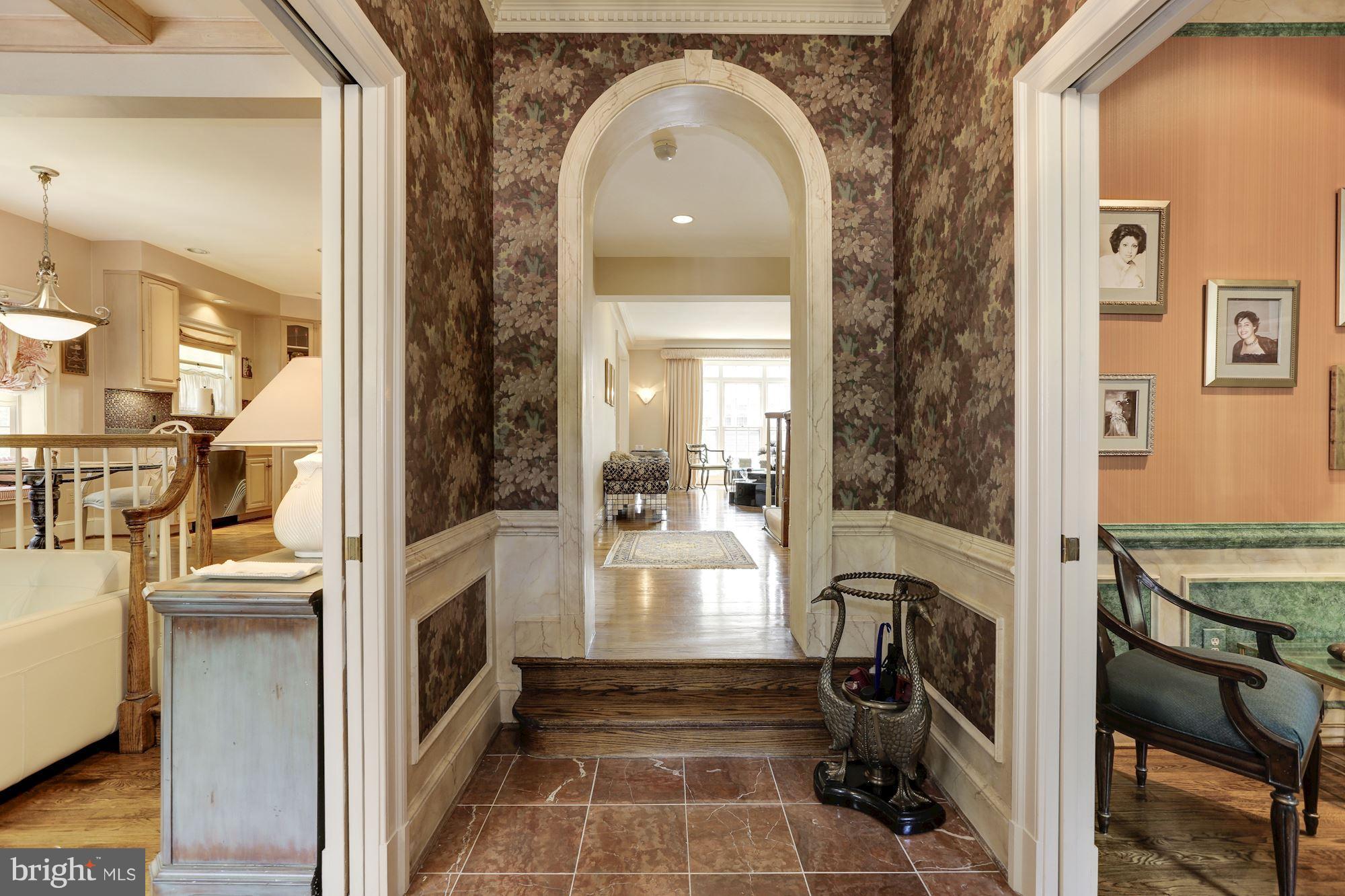 7912 Quarry Ridge Way Bethesda, MD 20817 - Photo 3 of 28 Interior (General)