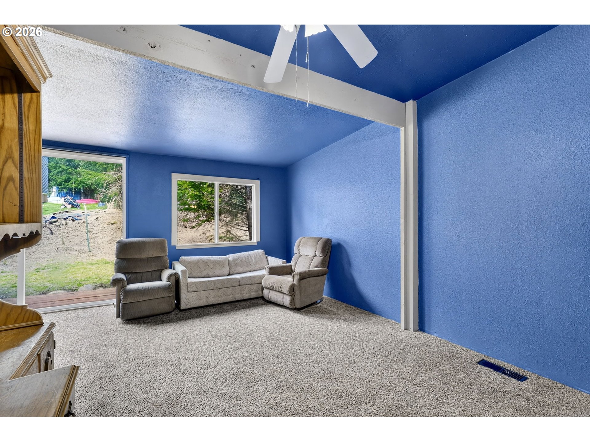 72 Brunning Road Stevenson, WA 98648 - Photo 21 of 48 Living Room