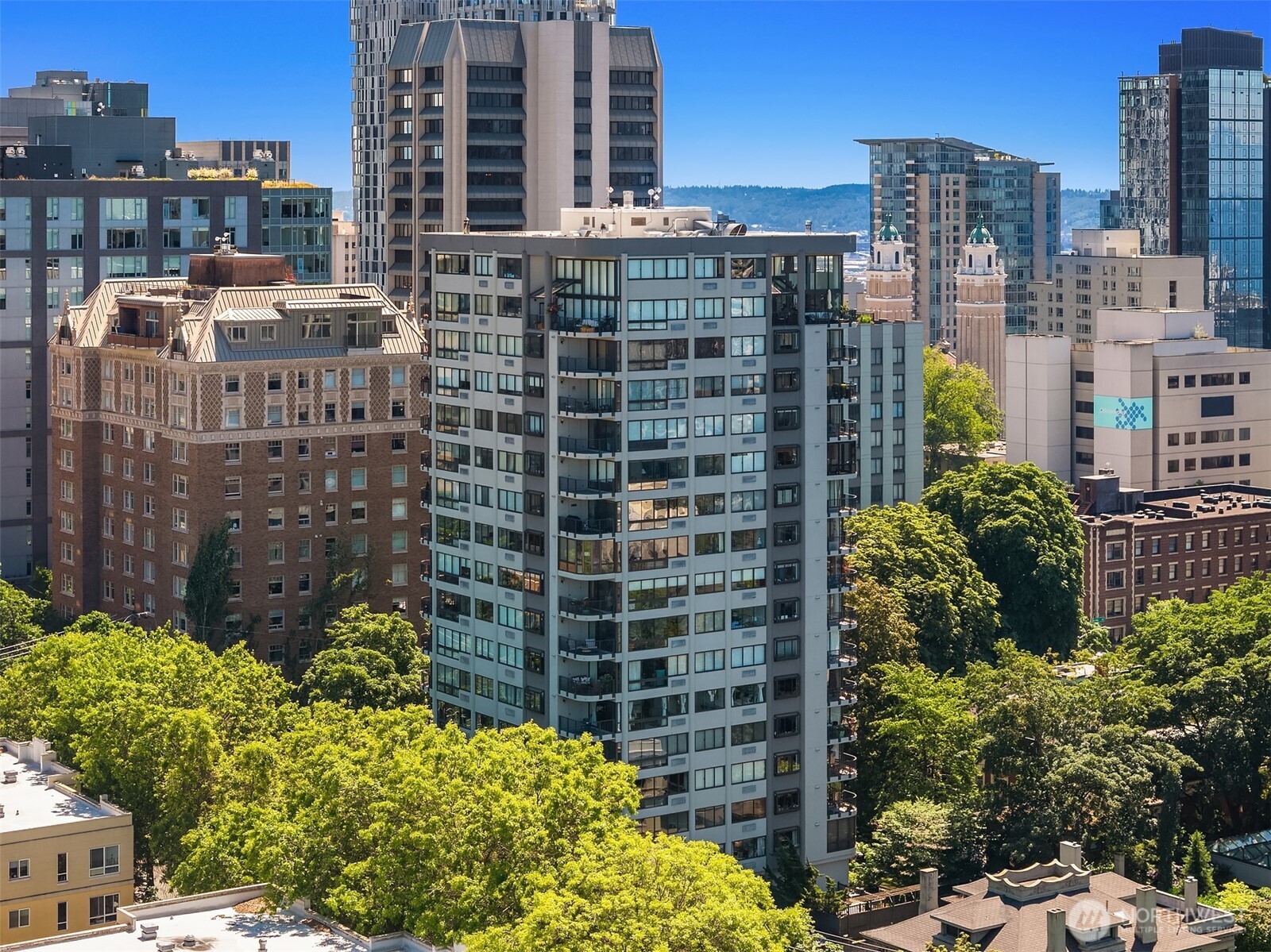 1120 Spring Street, Unit 602 Seattle, WA 98104 - Photo 35 of 38