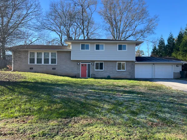 $2,850 | 3906 Lake Haven Circle, Chattanooga, TN 37416