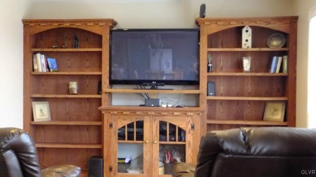 4945 Fairview Road Coplay, PA 18037 - Photo 7 of 39 Gallery Image 7