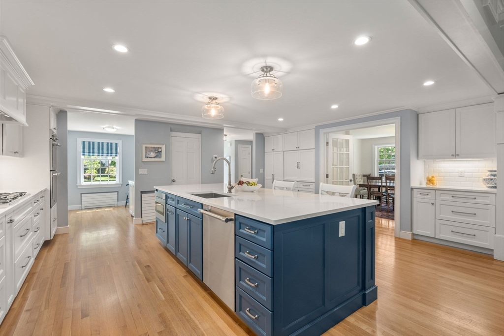 10 Auburn Road Wellesley, MA 02481 - Photo 8 of 34