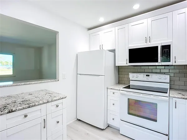 $118,000 | 1811 Bedford Lane, Unit 166, Sun City Center, FL 33573