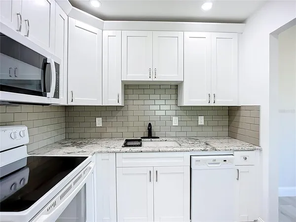 $118,000 | 1811 Bedford Lane, Unit 166, Sun City Center, FL 33573