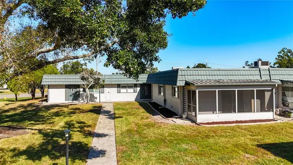 $118,000 | 1811 Bedford Lane, Unit 166, Sun City Center, FL 33573