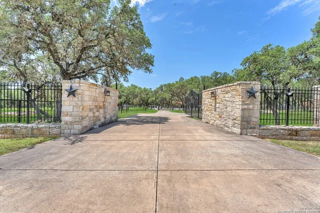 $1,575,000 | 11650 Sunset Ranch, Helotes, TX 78023