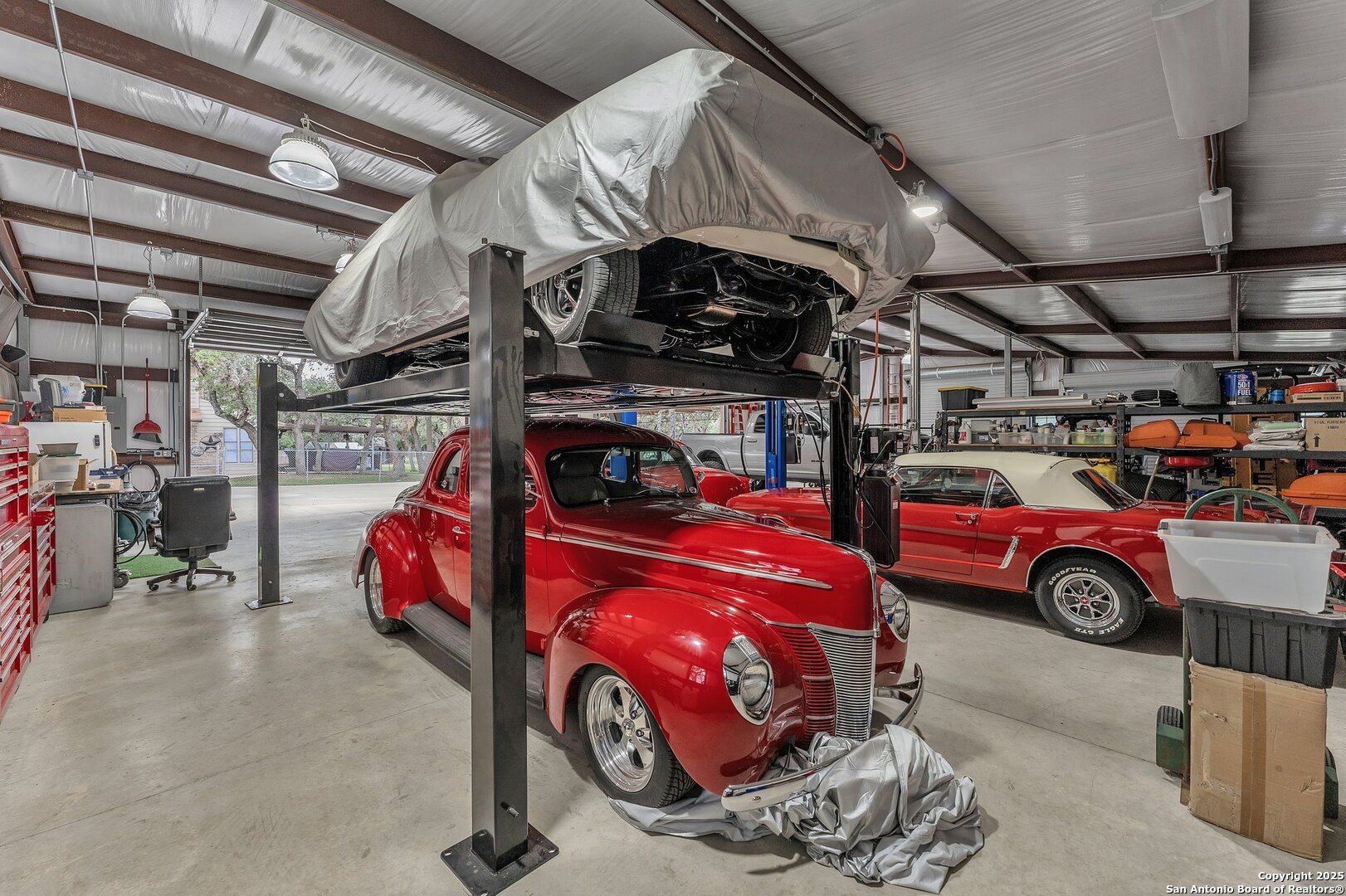 11650 Sunset Ranch Helotes, TX 78023 - Photo 62 of 141 a view of parking garage with cars