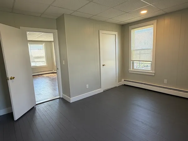$1,400 | 114 Warren Street, Unit 2W, Fall River, MA 02721