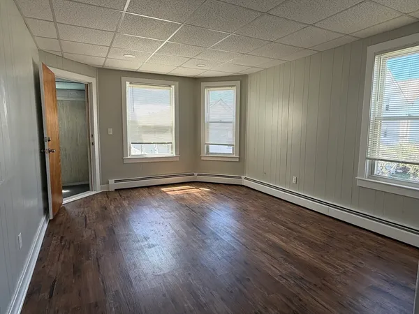 $1,400 | 114 Warren Street, Unit 2W, Fall River, MA 02721