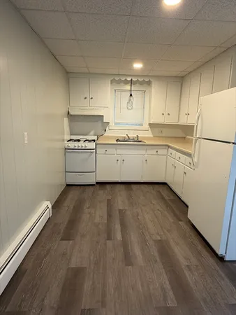 $1,400 | 114 Warren Street, Unit 2W, Fall River, MA 02721