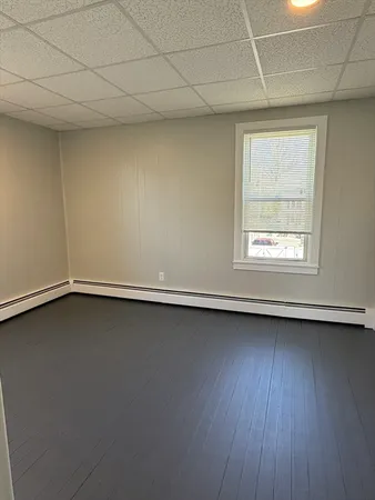 $1,400 | 114 Warren Street, Unit 2W, Fall River, MA 02721