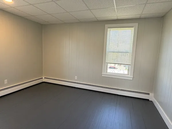 $1,400 | 114 Warren Street, Unit 2W, Fall River, MA 02721
